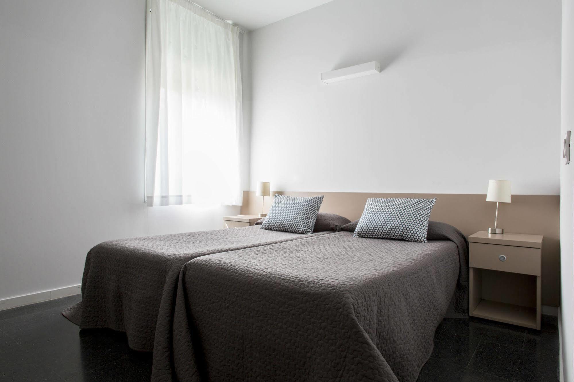 Residencia Universitaria Resa Roberto De Nobili Сант-Кугат-дель-Вальес Экстерьер фото