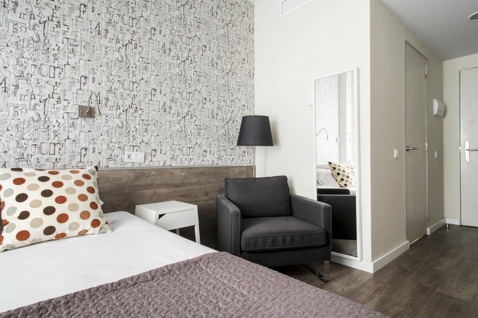 Residencia Universitaria Resa Roberto De Nobili Сант-Кугат-дель-Вальес Экстерьер фото